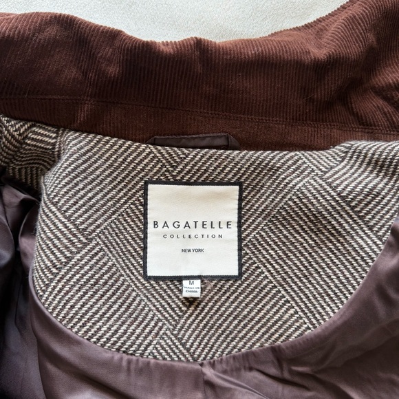 Elegant Brown Herringbone Blazer - Picture 6 of 7